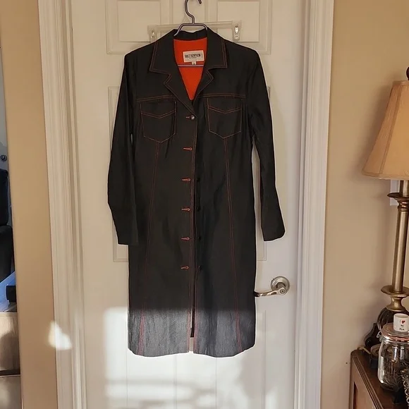 Holt Renfrew Studio Denim Trenchcoat. Size 6. - Picture 1 of 3